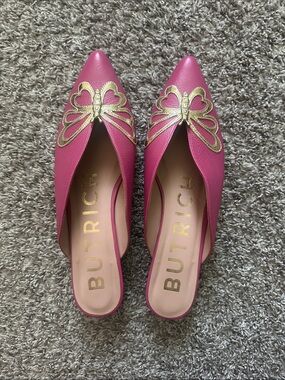 STUNNING Leather Butrich Pink & Gold Mule Heels GREAT condition! Size 10